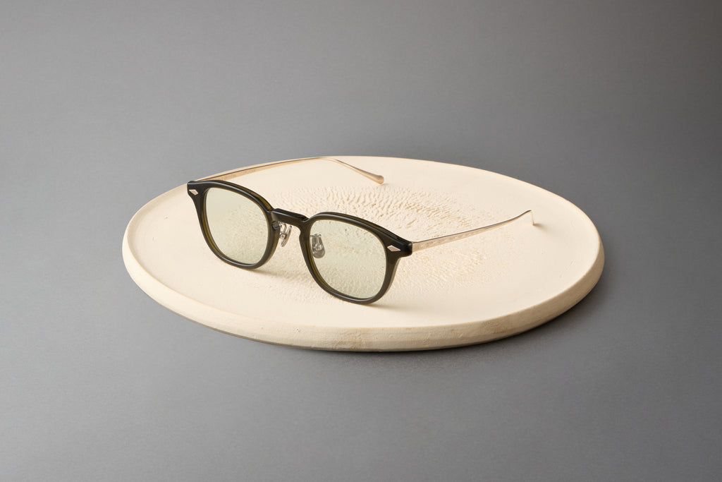 JIFUSAN #8. CLEAR SMOKE OLIVE × GREY GREEN to D.GREY (調光)