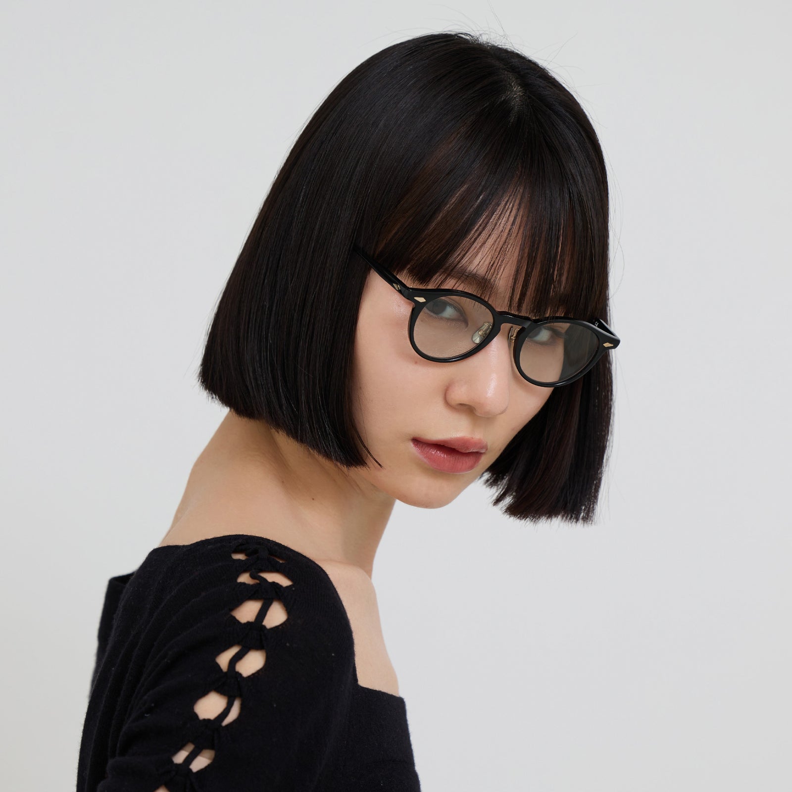 TSUKI！未使用タグ付！EYES チノパン M 日本製 E1201 TSUKIYOMI #2. GLOSS BLACK × GREY GREEN to D.GREY (調光モデル