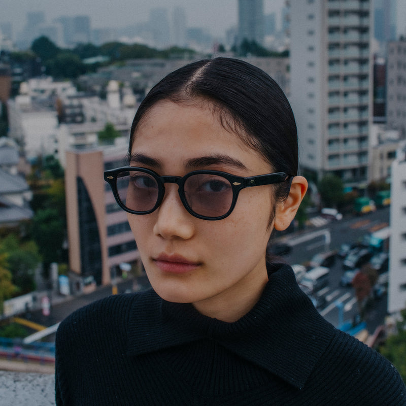 NOCHINO #1 GLOSS BLACK × CLEAR to GREY (PHOTOCHROMIC MODEL)